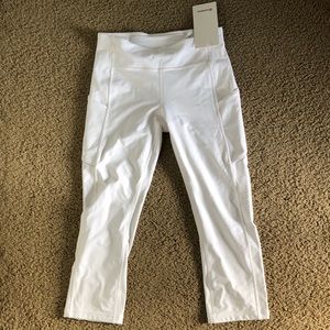 White lululemon Speed Up Crop 21” NWT